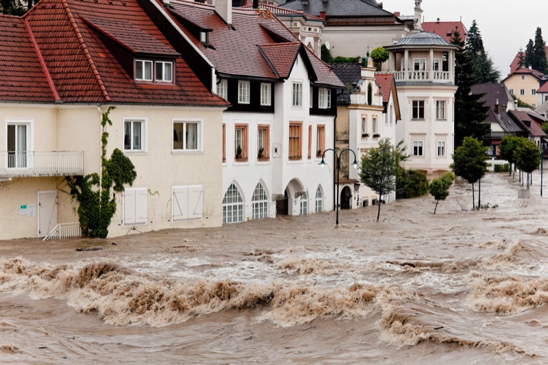 tl_files/uploads/Bilder Spartenuebersicht/Fotolia/Ueberschwemmung.jpg